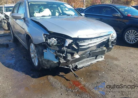 2014 Chrysler 200 Touring z USA, uszkodzony, nr VIN 1C3CCBBB4EN176806